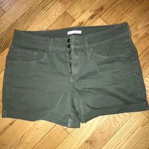 Favorite Midi Low Rise Shorts